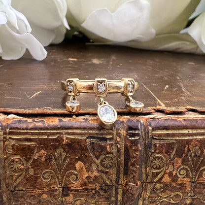 Anello vintage con pendenti mobili