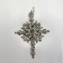 Carica l&#39;immagine nel visualizzatore di Gallery, Antica croce fiamminga in oro argento e diamanti epoca fine ‘700-primi ‘800
