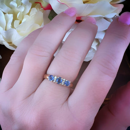 Anello vintage in oro con topazi blu e diamanti – Inghilterra, anni ’80