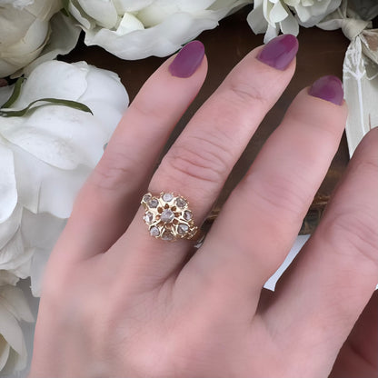 Anello veneziano a fiore in oro 18 ct e diamanti a rosetta