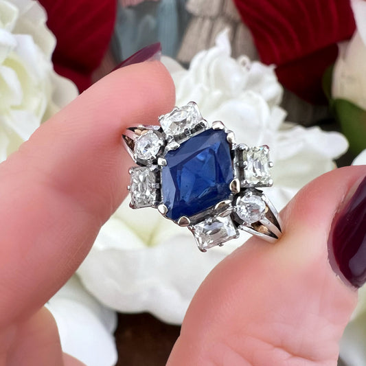 Anello con zaffiro romboidale Burma e diamanti Old Mine cut