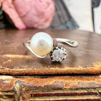 Anello toi et moi con perla e diamante, oro 18k e perla. Anni ‘50