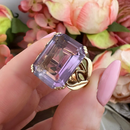 Anello cocktail in oro 9 k con grande ametista, Birmingham 1961