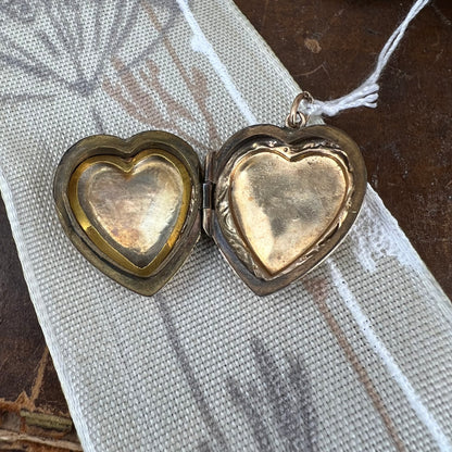 N. 01 - Locket anni ‘30 - 9ct back & front sole nascente