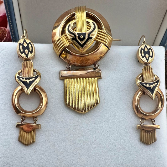 Parure borbonica orecchini e spilla. Oro e smalti Italia centro-meridionale c. 1850