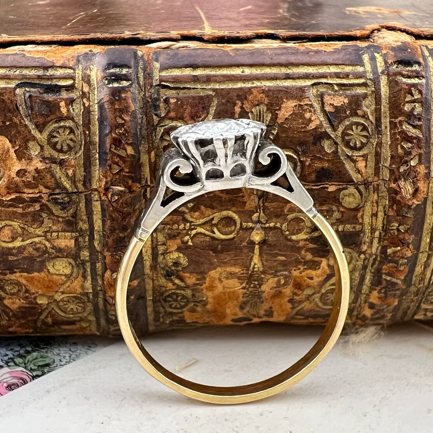 Solitario Art Déco con diamante Old Mine Cut da 0,50 ct, anni ’20