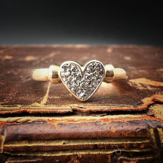 Anello vintage a cuore in oro 9 ct e diamanti