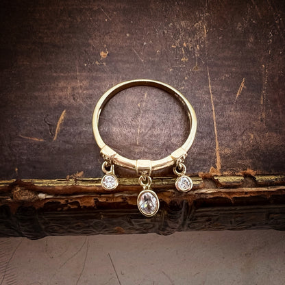 Anello vintage con pendenti mobili