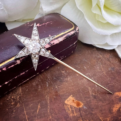 Spillone con stella, diamante Old Mine e diamanti a rosetta per totali 3 carati - XIX secolo