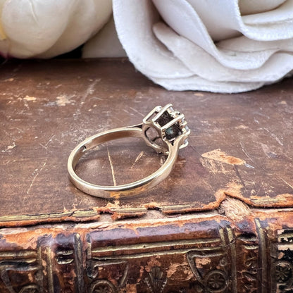 Anello Margherita in oro giallo con smeraldo e diamanti (Londra, 1979)