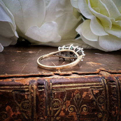 Anello a tre margherite di smeraldi