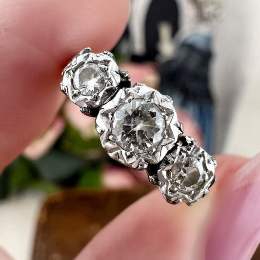 Anello Trilogy Art Déco con Diamanti Vecchia Europa in Oro 18 kt e Platino – Europa, c. 1920
