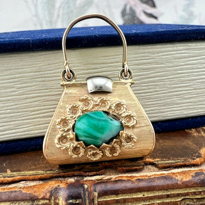 Pendente reversibile a borsetta in oro 18k con corniola e agata verde – Italia, anni ’60