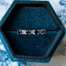 Carica l&#39;immagine nel visualizzatore di Gallery, Rivière fede con zaffiri e diamanti in oro bianco
