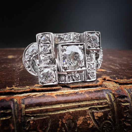 Anello Art Déco in Platino con Diamanti Naturali