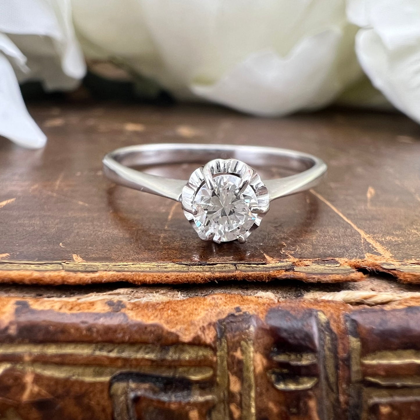 Anello Solitario in Oro Bianco 18K con Diamante Brillante 0.27 ct