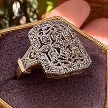 Carica l&#39;immagine nel visualizzatore di Gallery, Anello a pannello con diamanti
