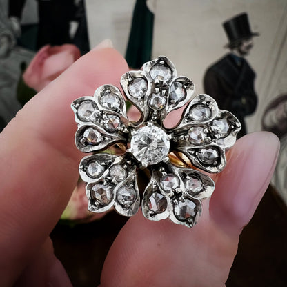 Anello vintage a grande fiore in oro 18k con diamanti taglio rosa e brillante