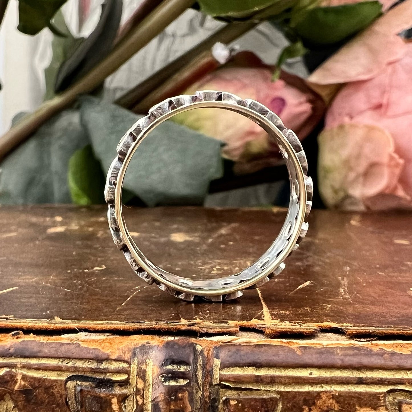 Anello eternity vintage con diamanti a rosetta in oro 9 carati e argento