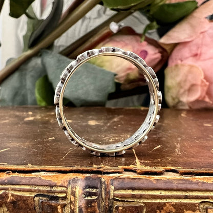 Anello eternity vintage con diamanti a rosetta in oro 9 carati e argento