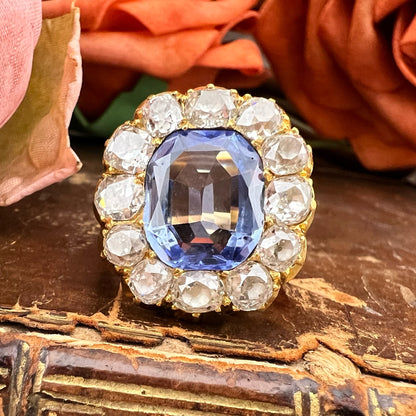 Anello fine ‘800 con zaffiro Ceylon 4.60 ct diamanti old mine 5 ct oro giallo 18k