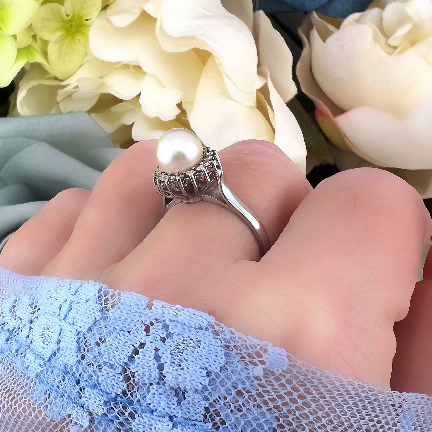 Anello con perla Akoya e diamanti anni ‘50-‘60 oro 18k