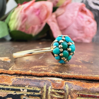 Anello a cupola di turchesi in oro 18 kt – Valenza, anni ’40