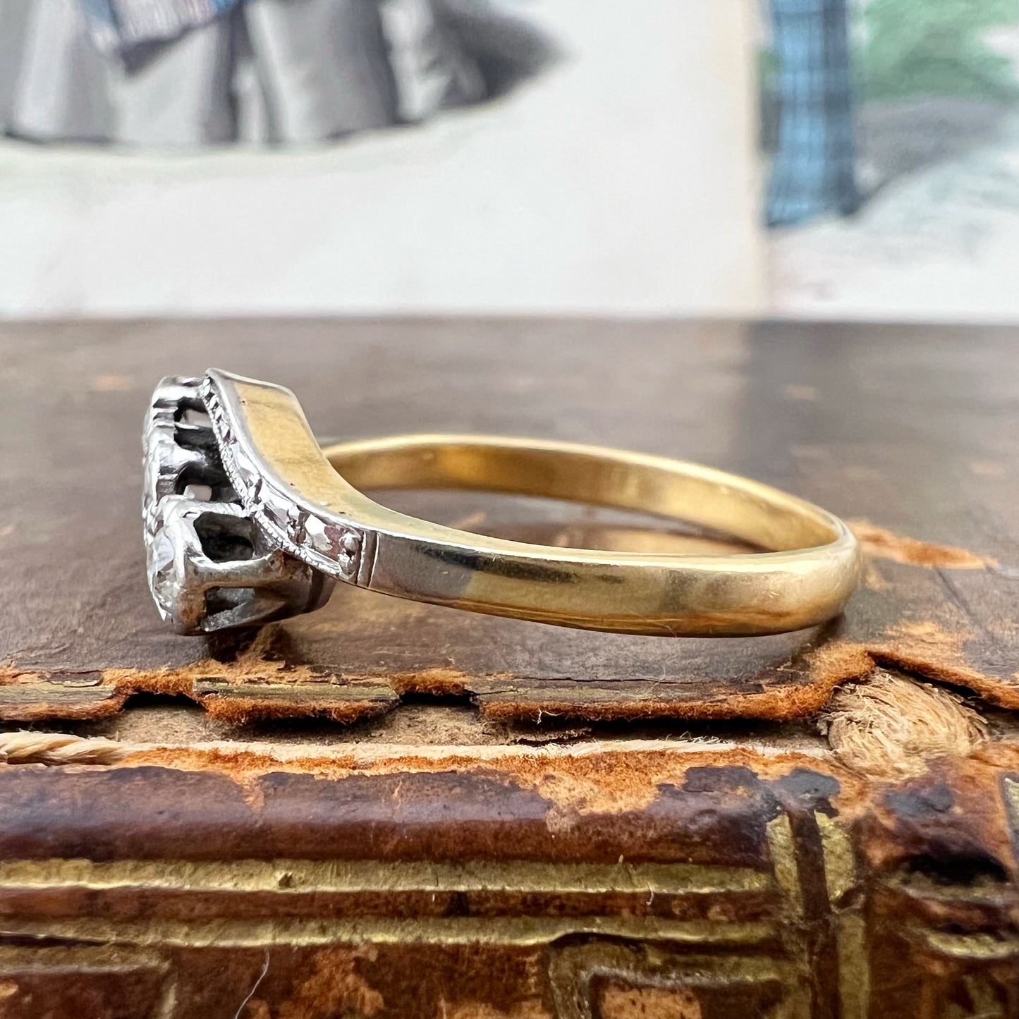 Anello trilogy in oro 18k e platino e diamanti antichi – Europa 1930-1940