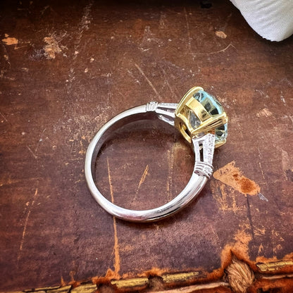 Anello con acquamarina da 3 ct e diamanti, oro 18k