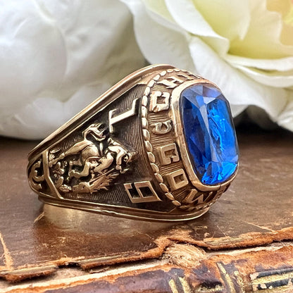 Cosa Ring High School, Chino, in California 1982 con incisione interna cowboy