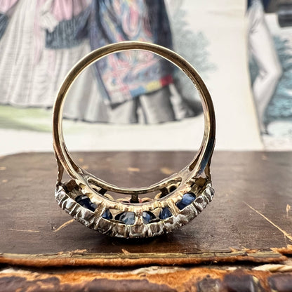 Grande anello trilogy con tre zaffiri naturali per 5 ct e diamanti – Italia, circa 1970 oro 18k