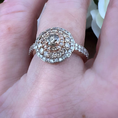 Anello vintage in oro 9k e diamanti bianchi e brown.