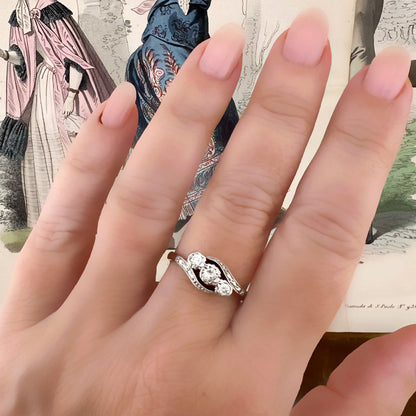 Anello trilogy in oro 18k e platino e diamanti antichi – Europa 1930-1940