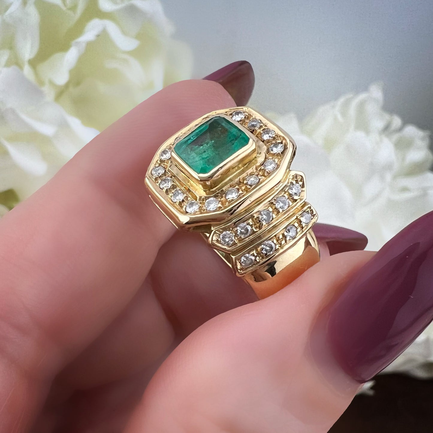 Anello ottagono smeraldo e diamanti oro 18 ct