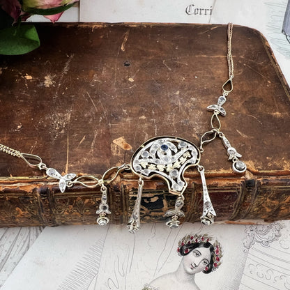 Collier Art Nouveau in oro 9 carati e argento con diamanti a taglio rosa e zaffiro centrale