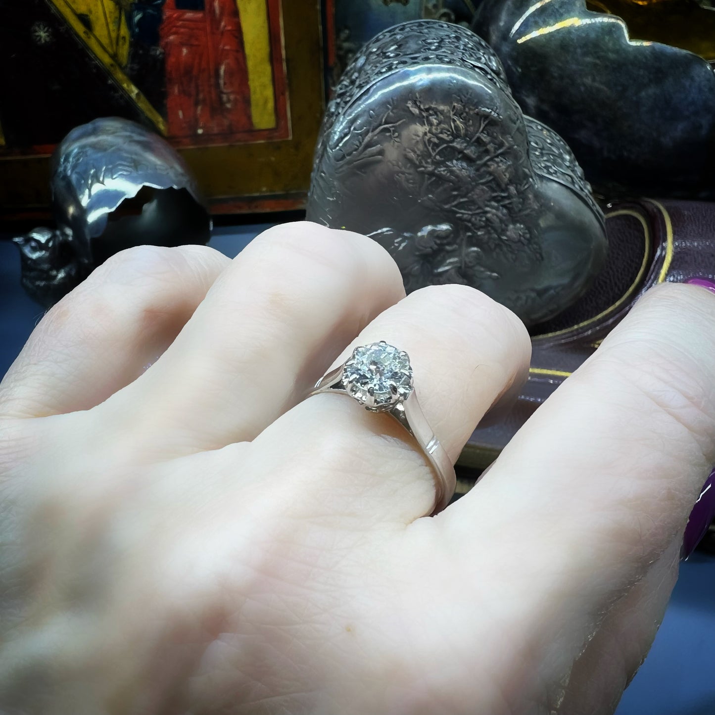 Anello solitario vintage in oro bianco 18k e diamante Old Mine 0.82 ct – Italia, anni 1930–40