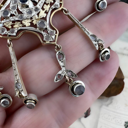 Collier Art Nouveau in oro 9 carati e argento con diamanti a taglio rosa e zaffiro centrale