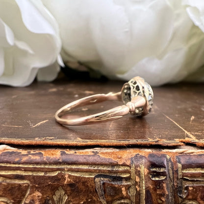 Anello antico in oro giallo con diamante Old Mine e corona di rose cut – Italia, primi ‘900