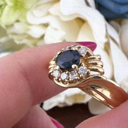 Anello con zaffiro e diamanti in oro giallo 14 ct