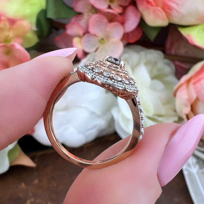 Anello vintage in oro 9k e diamanti bianchi e brown.