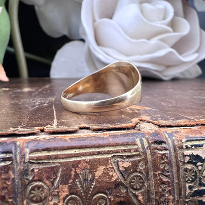 Chevalier vintage in oro con incisione a raggiera