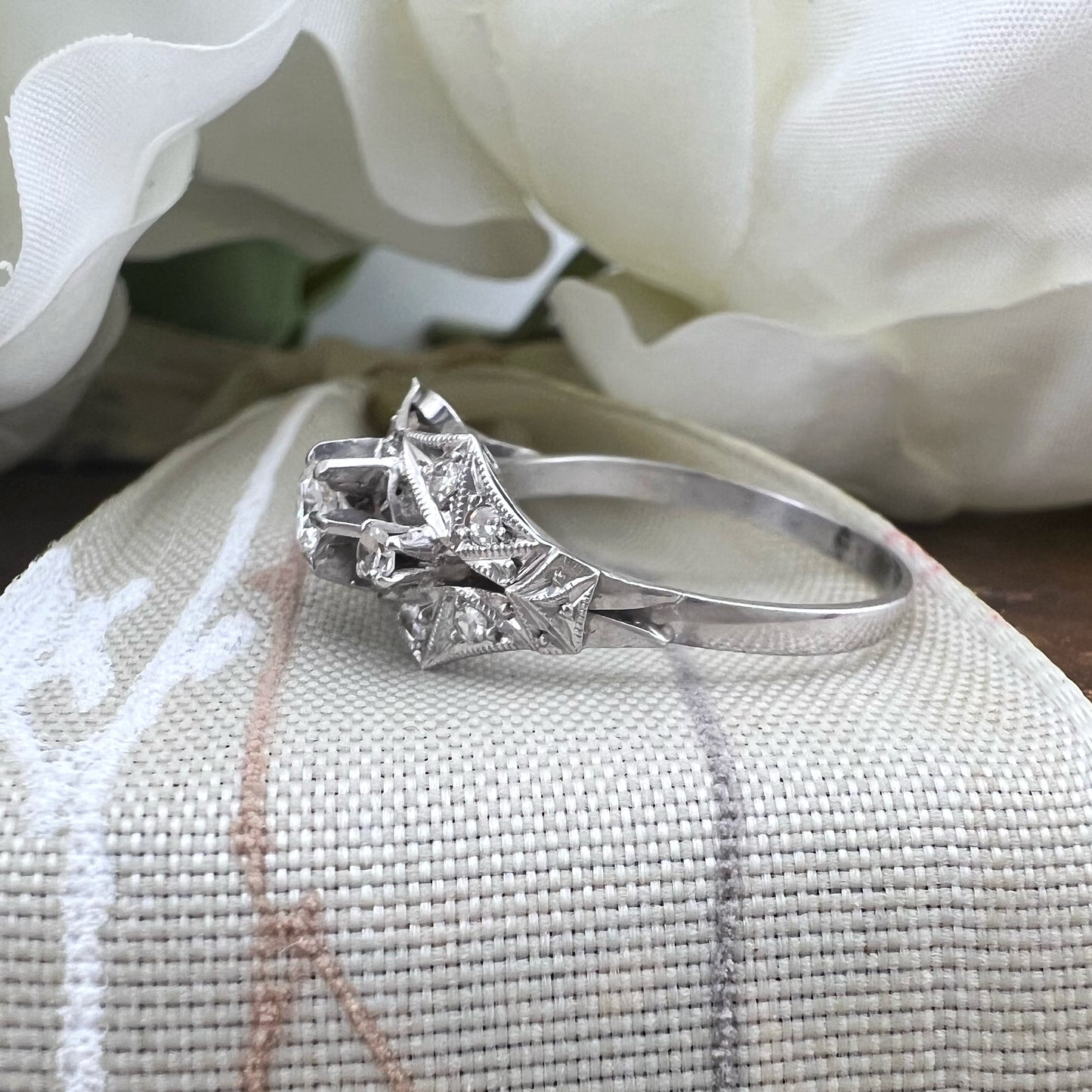 Anello Art Déco in Platino e Diamanti (ca. 1920)