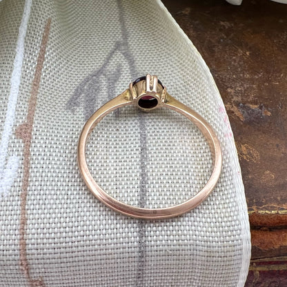 Solitario vintage con granato