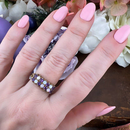 Anello a doppia riviera con ametiste e opali