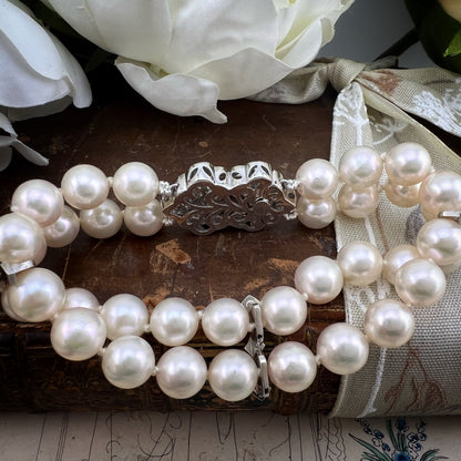 Bracciale vintage in perle Akoya con chiusura importante in oro bianco e diamanti – Anni ’60