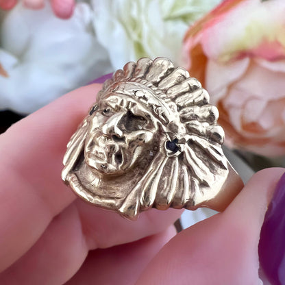 Anello Vintage Capo Nativi Americani – Oro Giallo 9k – zaffiri - Birmingham anni ‘70