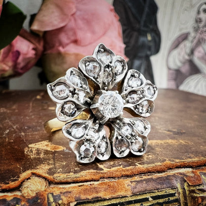 Anello vintage a grande fiore in oro 18k con diamanti taglio rosa e brillante