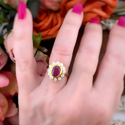 Anello Margherita Vintage in Oro 18 kt con Rubino Birmano Naturale e Diamanti