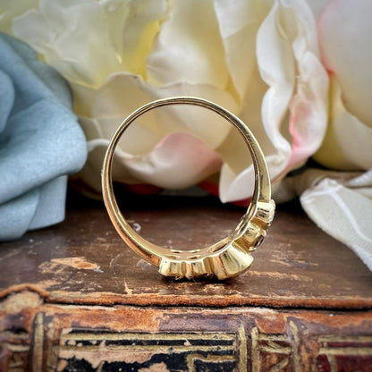 Anello in oro giallo 18 kt con rubino e diamanti