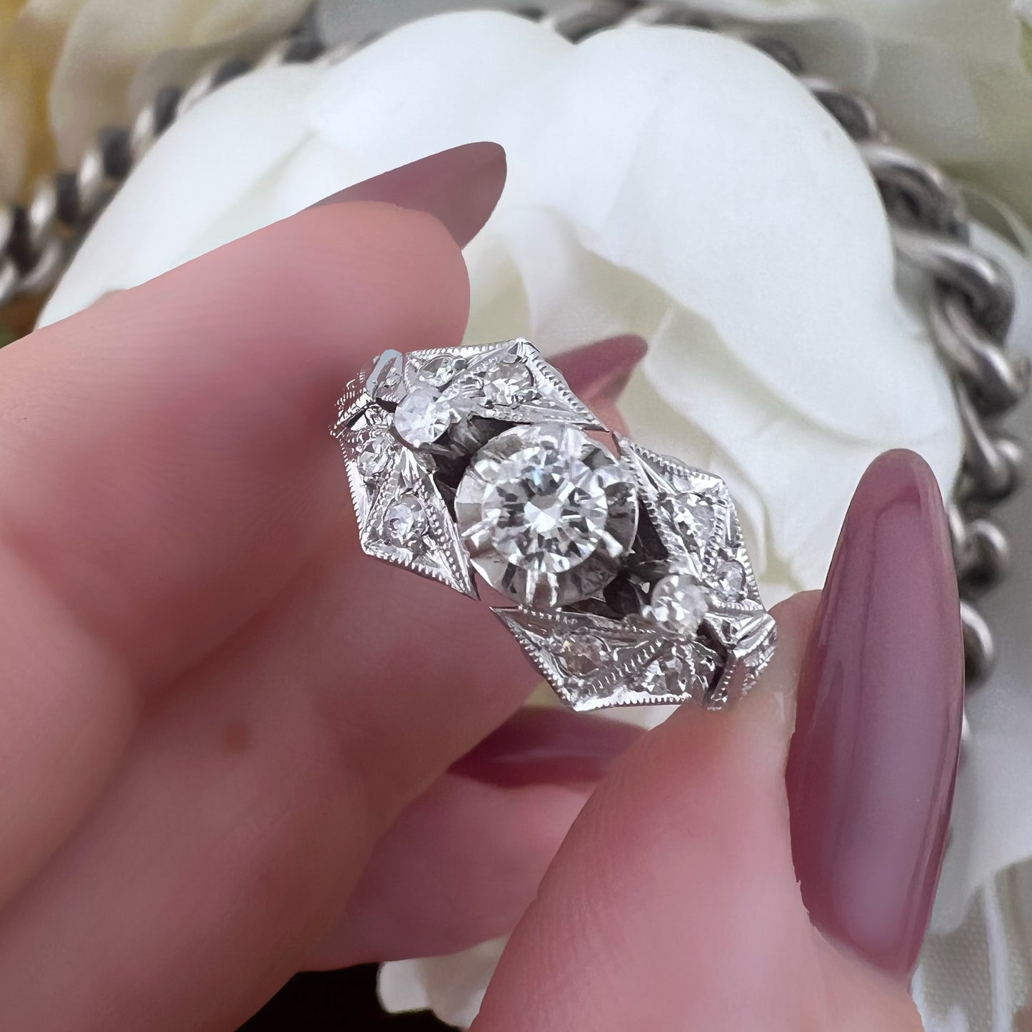 Anello Art Déco in Platino e Diamanti (ca. 1920)